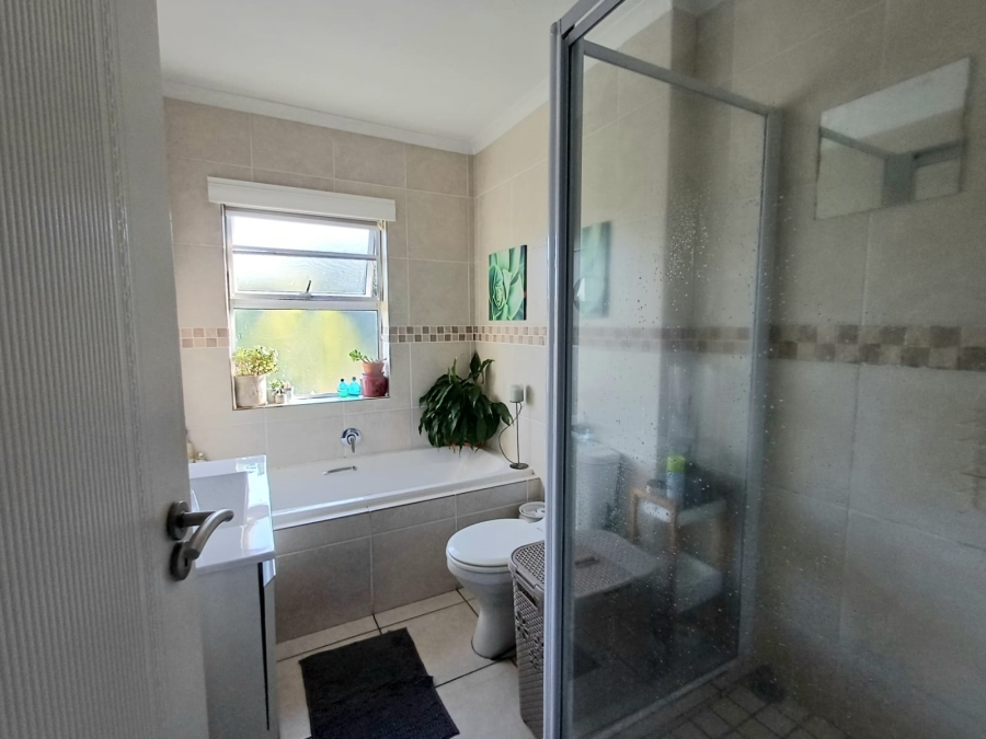2 Bedroom Property for Sale in Protea Heights Western Cape